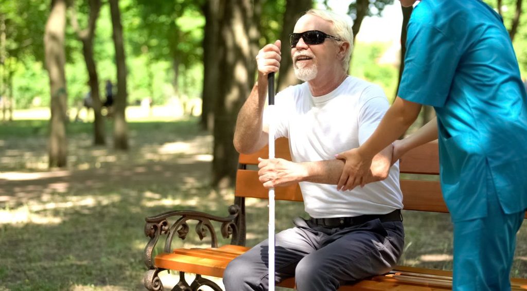 Уход за слепыми
